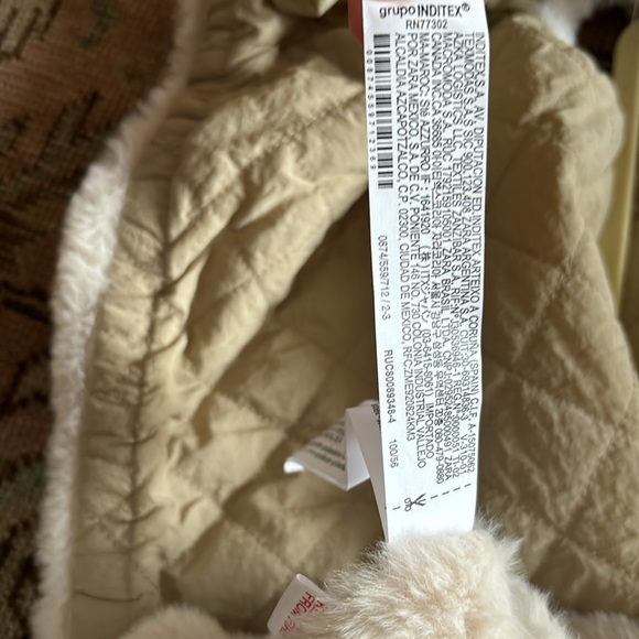 Zara fur vest reversible 2-3T - Picture 5 of 6